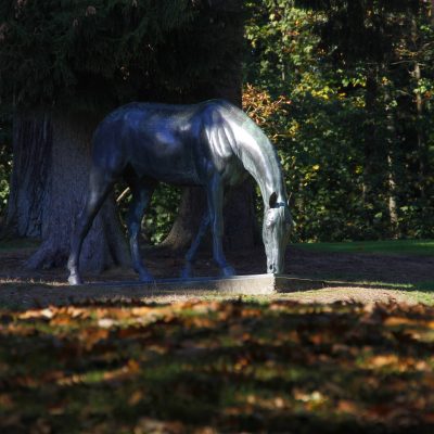 Hügelpark - Albert Hinrich Hußmann, "Weidendes Pferd", Bronze, um 1914 (c) Alfried Krupp von Bohlen und Halbach-Stiftung / Fotograf: Denis Bury